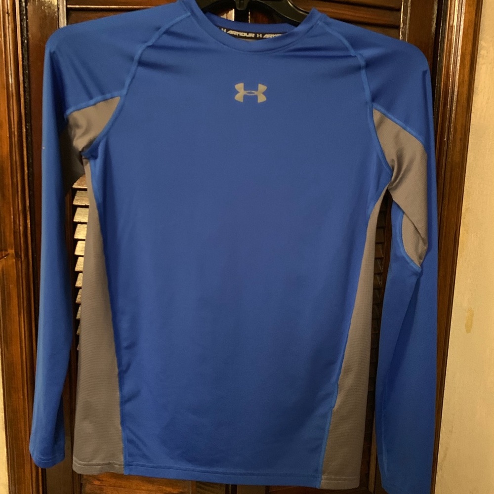 Long sleeve under amour shirts